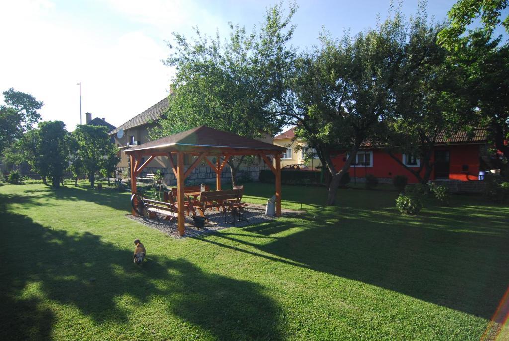 Privat Henry Bed and Breakfast Liptovský Mikuláš Exteriör bild