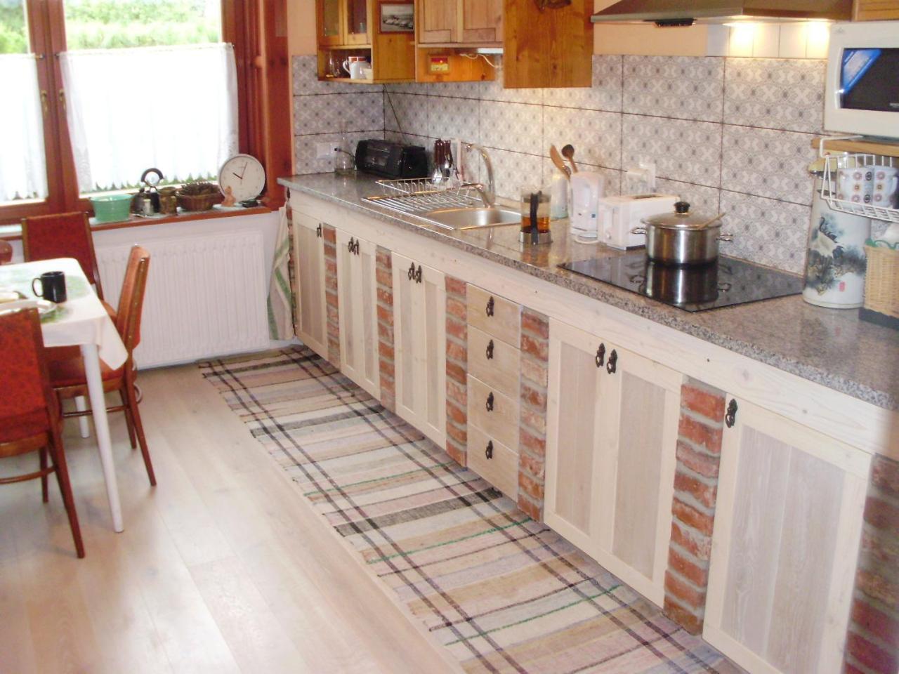 Privat Henry Bed and Breakfast Liptovský Mikuláš Exteriör bild